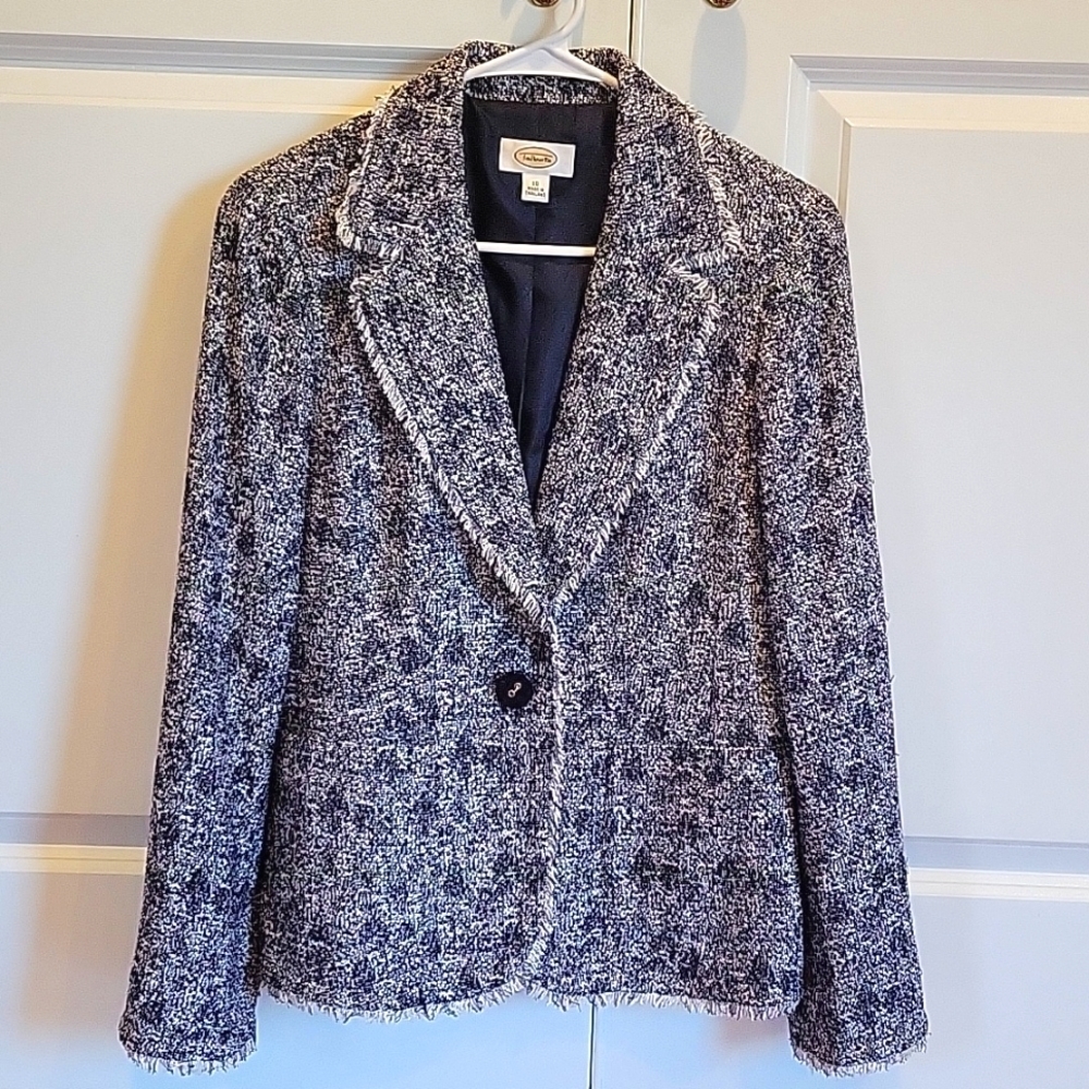 TALBOTS One Button Blazer Mix of Navy & White Fringe Detail. Size 10. Gorgeous 🔥